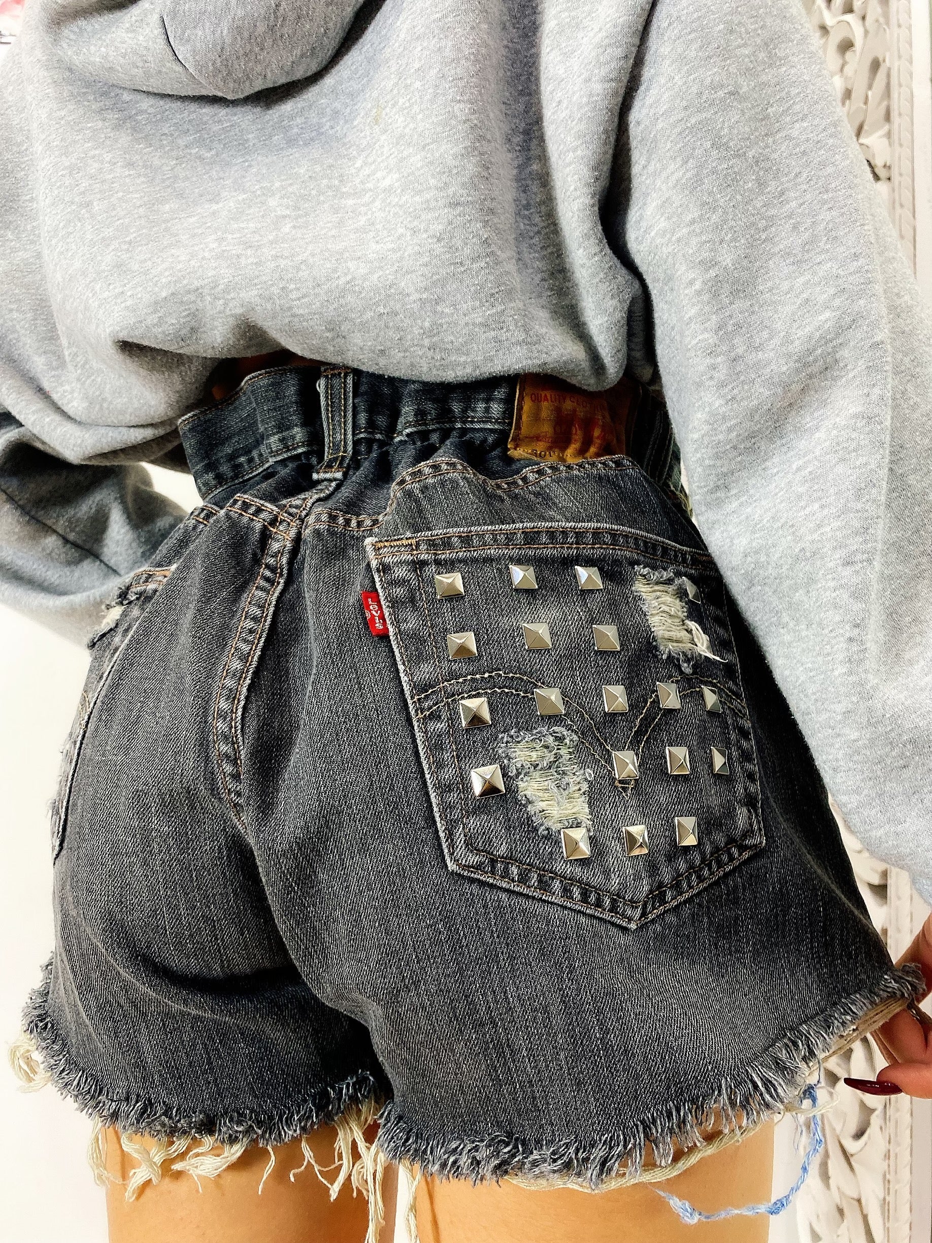 Levi’s Vintage grigio scuro con borchie