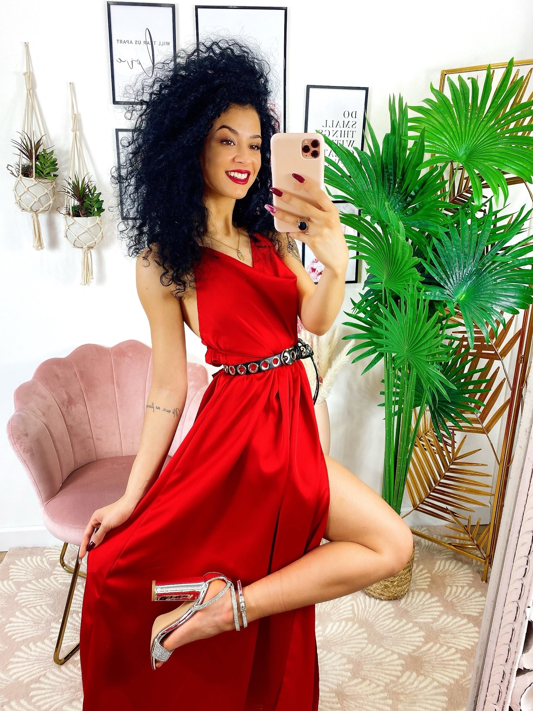 Abito midi raso con maxi spacco rosso