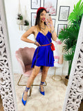 Abito con catenina blu