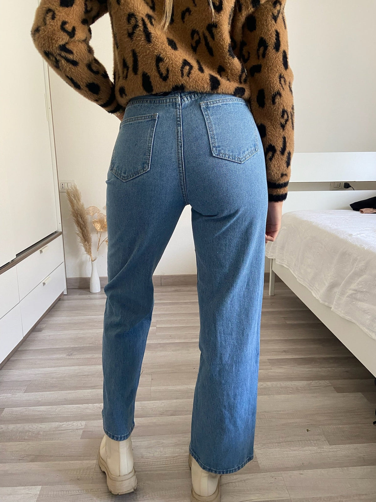 Jeans con strass e cuore