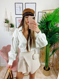 Camicia in ecopelle bianca con manica larga arricciata