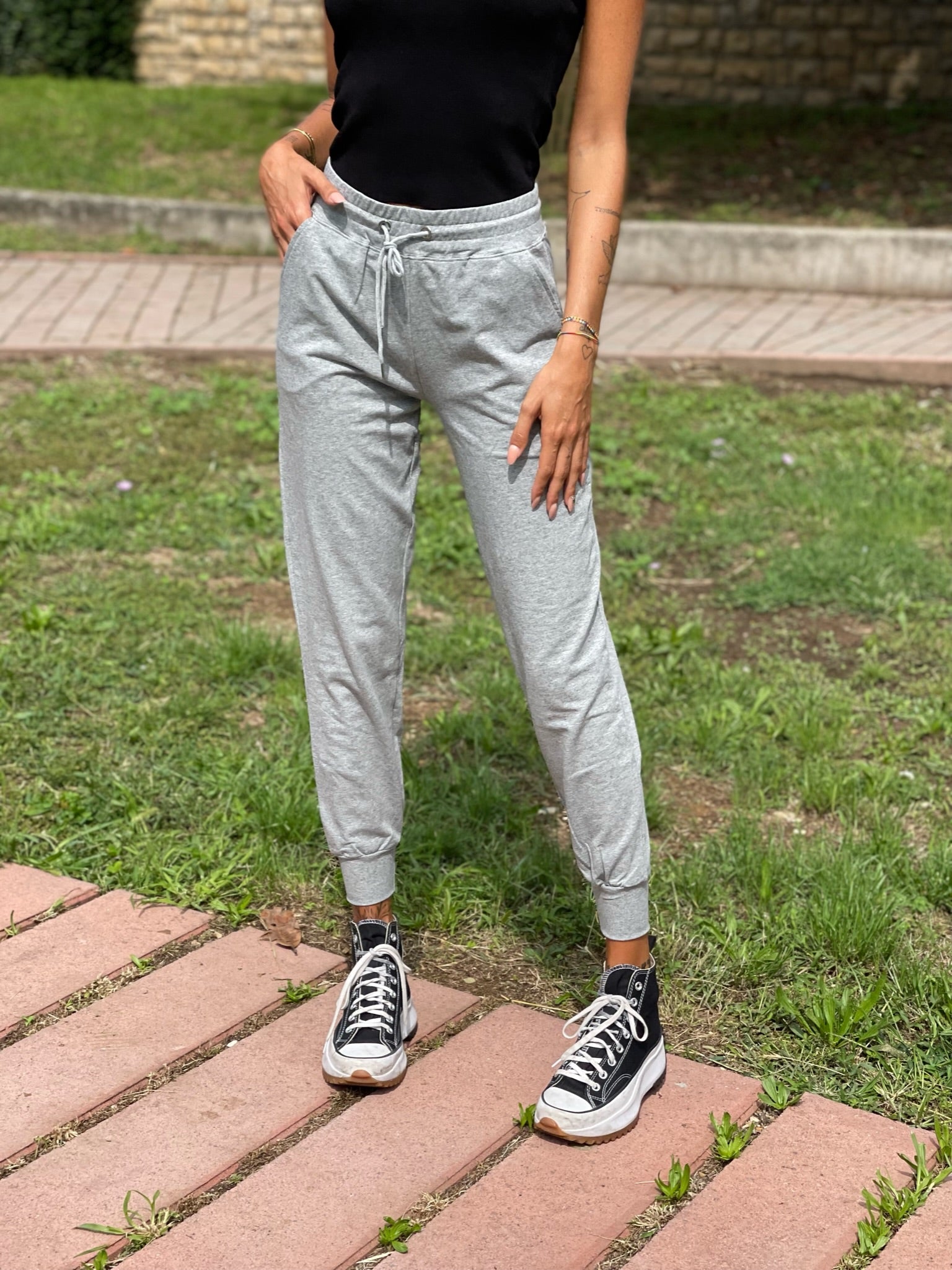 Tuta sportiva grigia