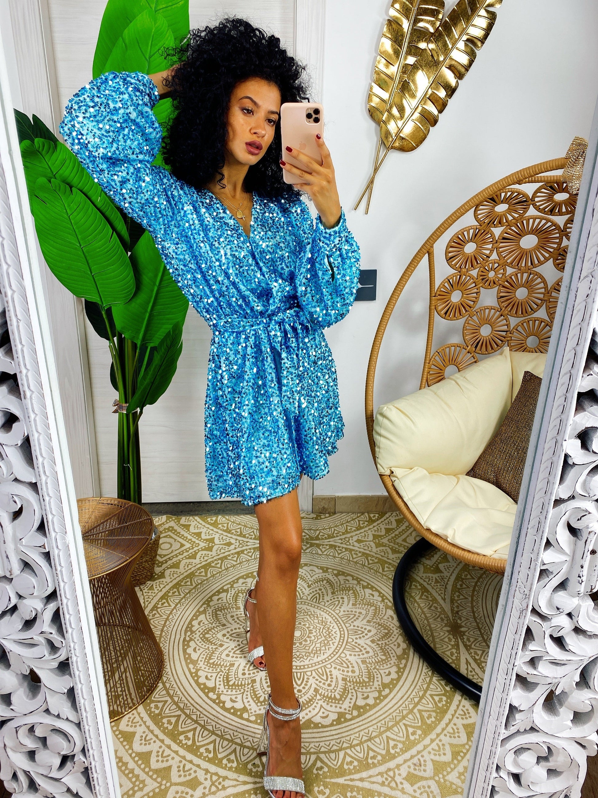 Abito con paillettes manica lunga azzurro