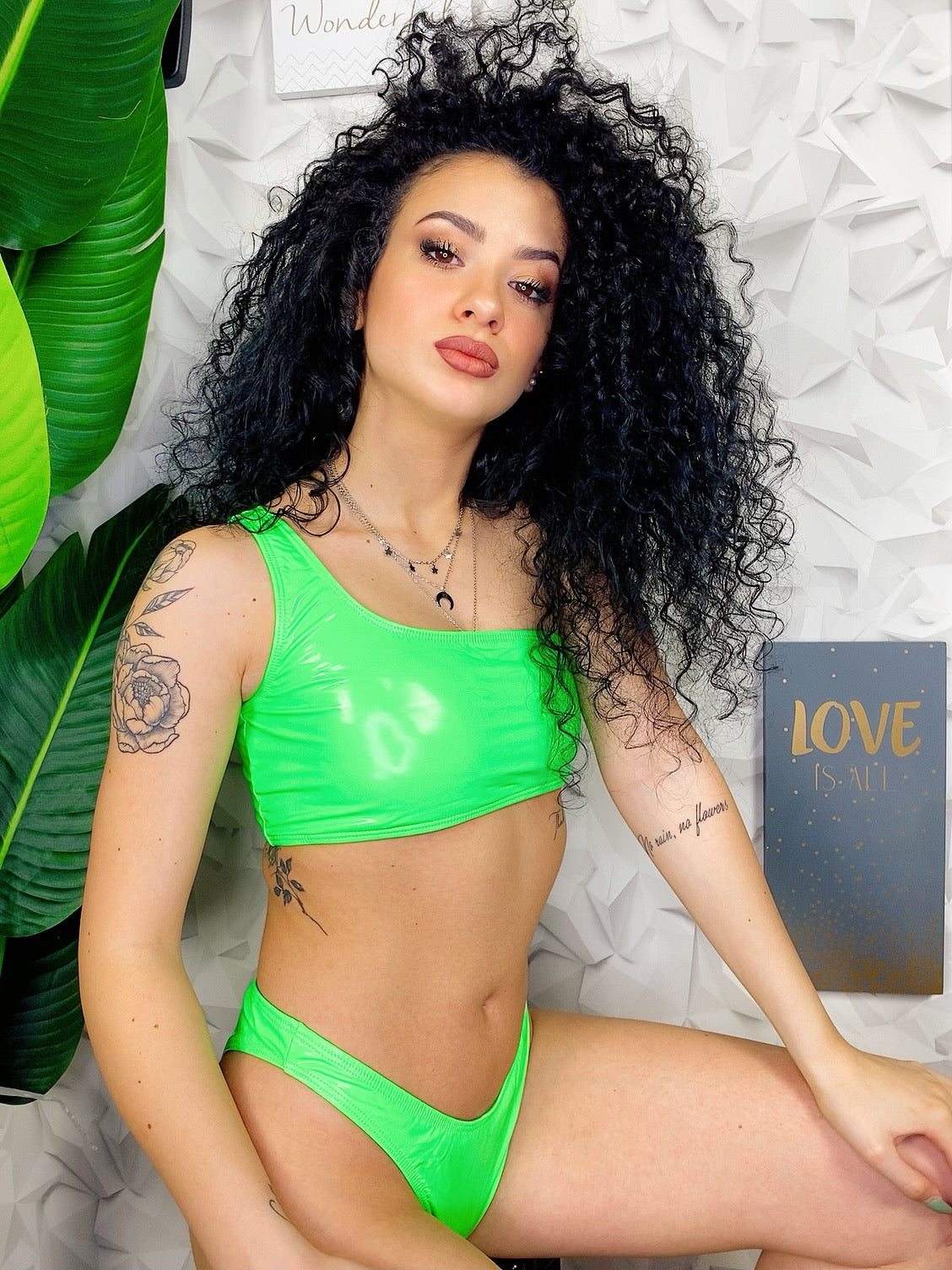Bikini in vinile monospalla due pezzi