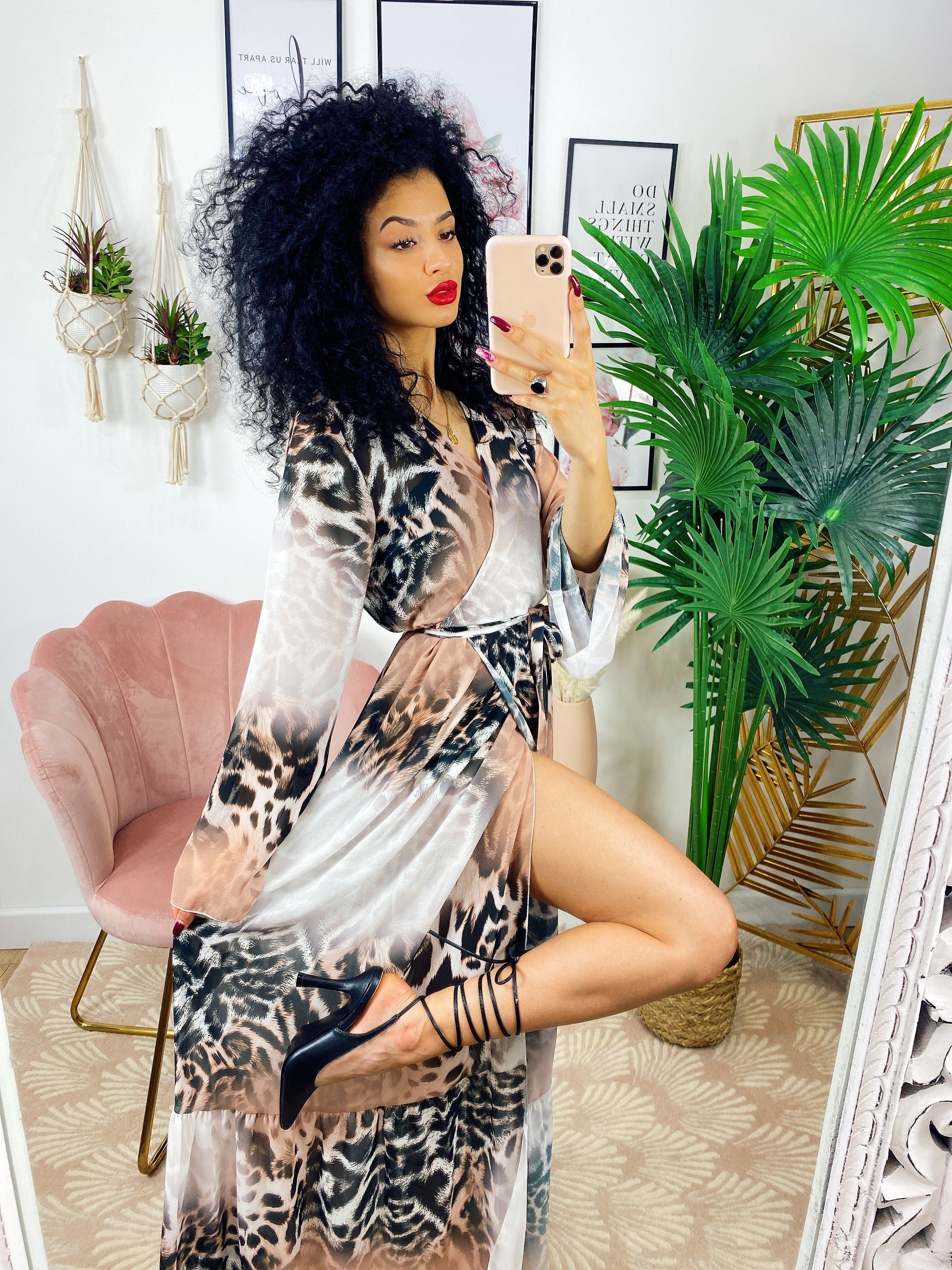 Abito a kimono leopardato con cintura
