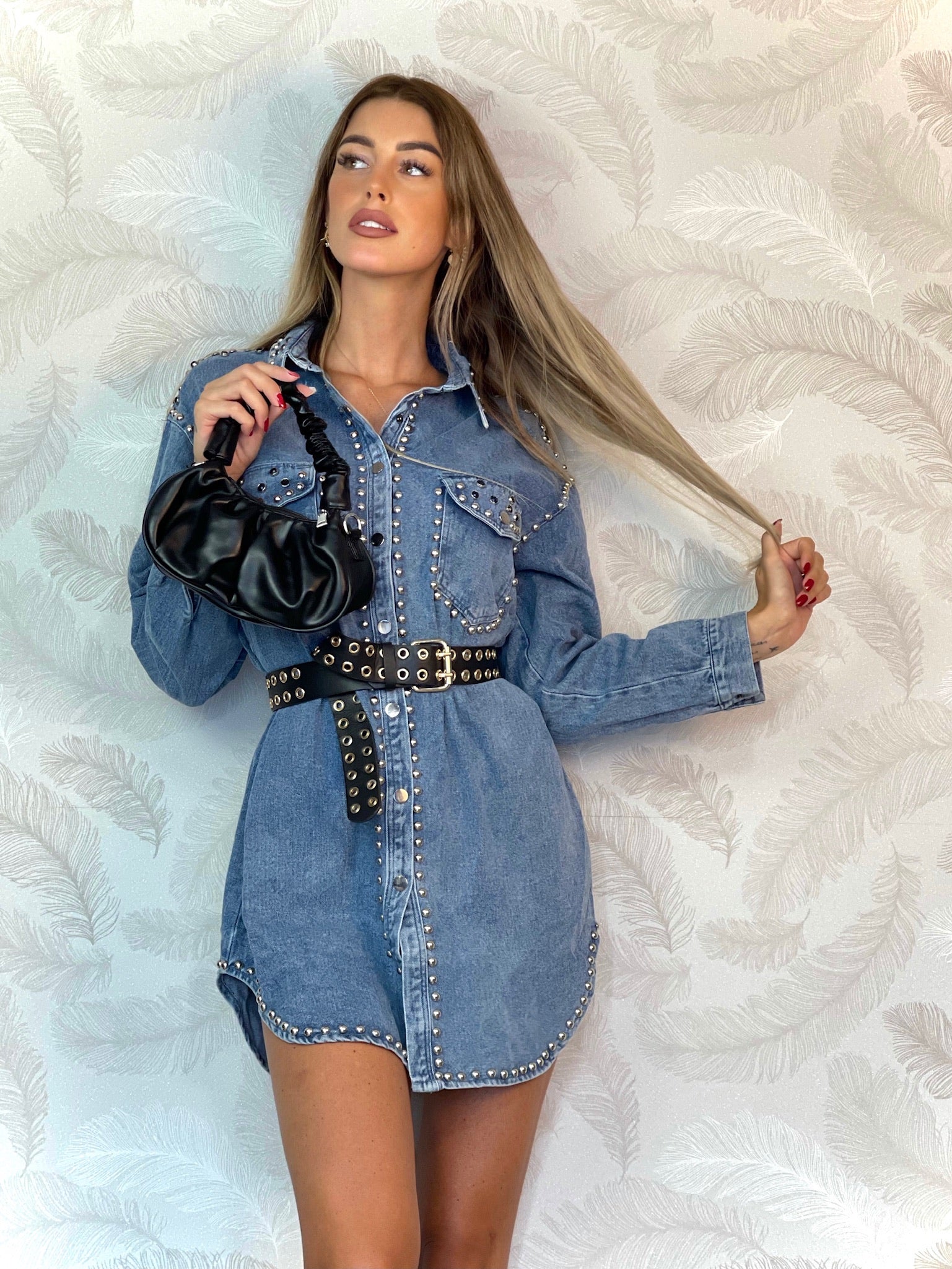 Abito in jeans con borchie