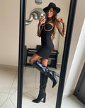 Abito aderente nero con catena