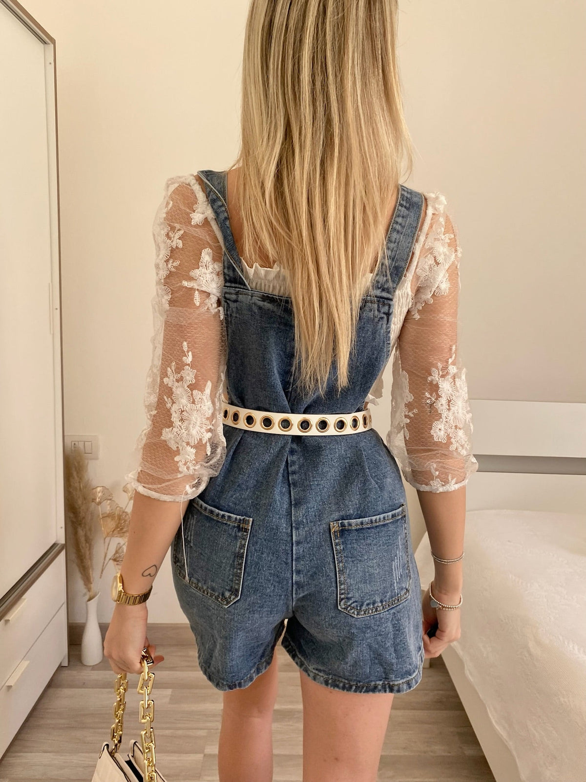 Salopette con bretelle regolabili e pantaloncino