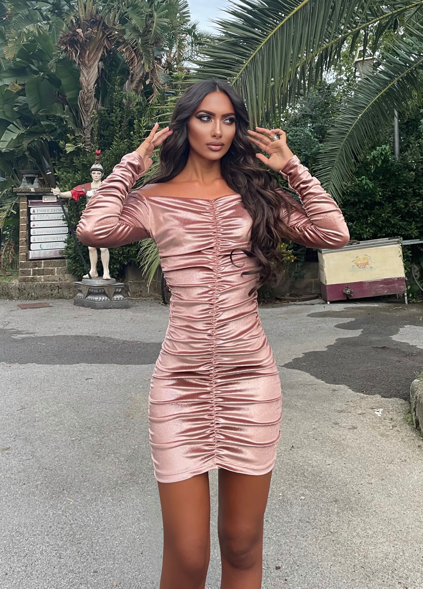 Abito in velluto glitter nude