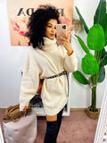 Maxi Maglione over Leyla