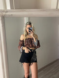 Top animalier scollo a barchetta