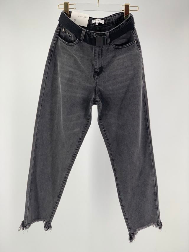 Jeans scuro con cintura sfrangiato