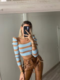 Maglioncino crop a righe nude celeste