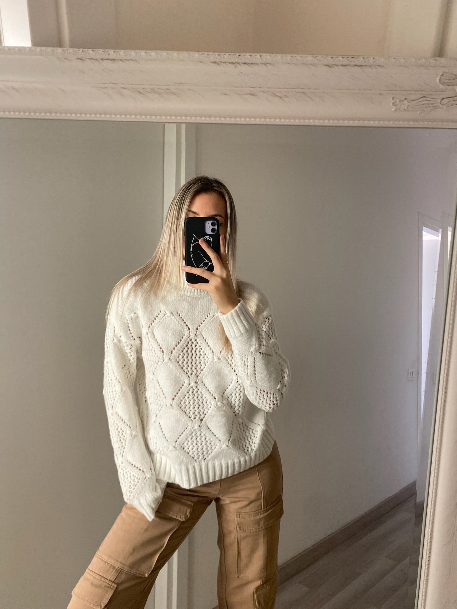 Pull bianco a collo alto