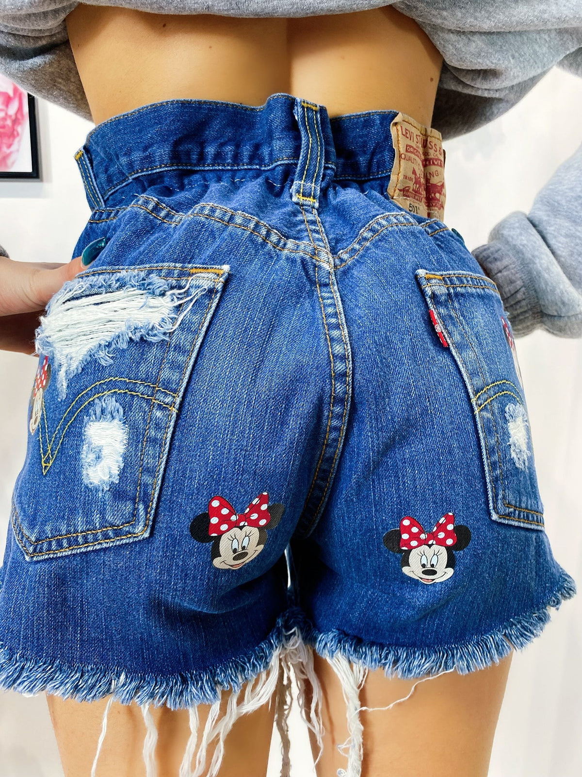 Short Levi’s Vintage con stampa topolina e strappi