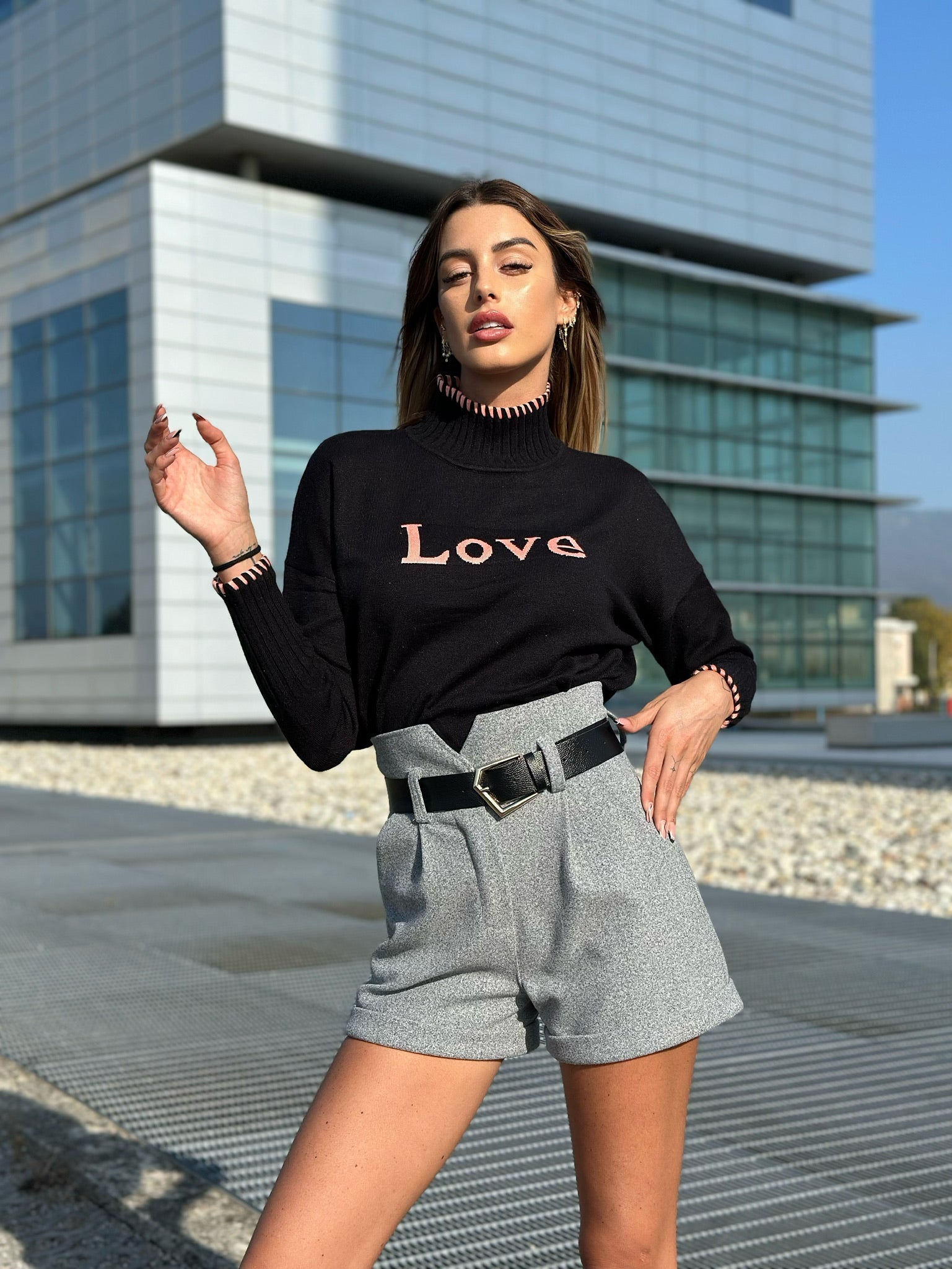 Pull nero e rosa