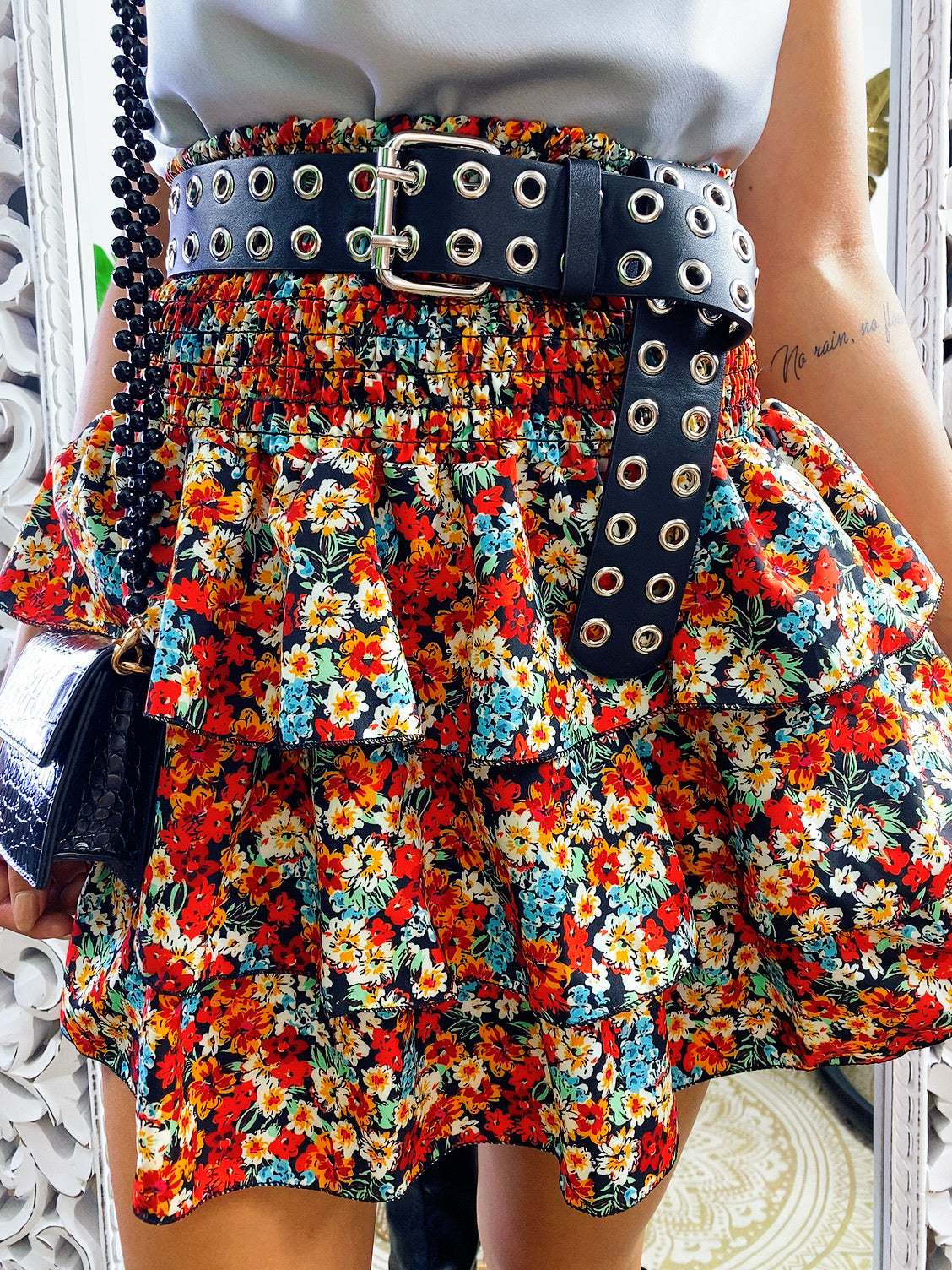 Gonna a balze con fiori rossi e verdeacqua