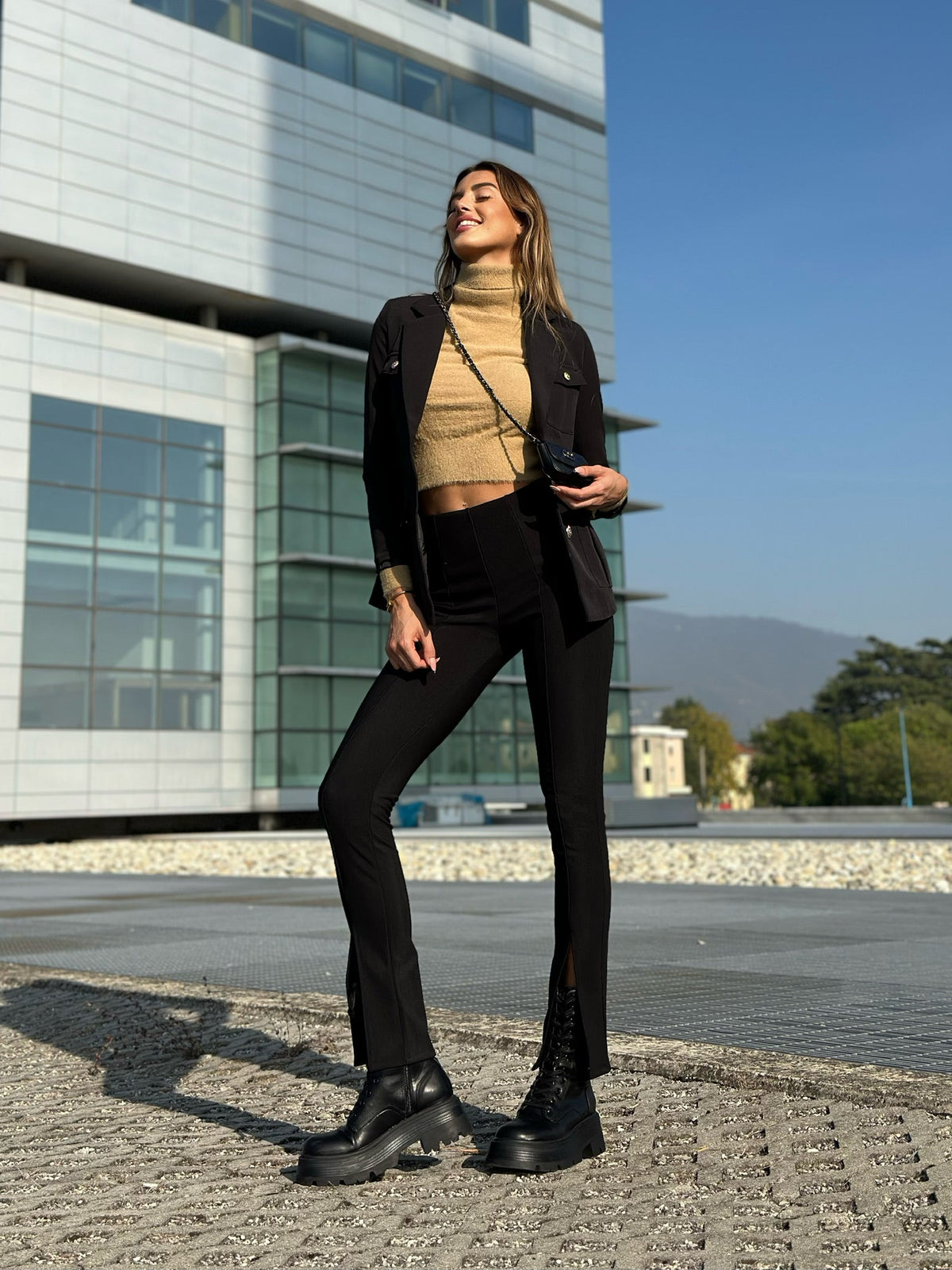 Blazer Nero con Borsetta