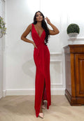 Abito aderente con scollo a V e spacco rosso