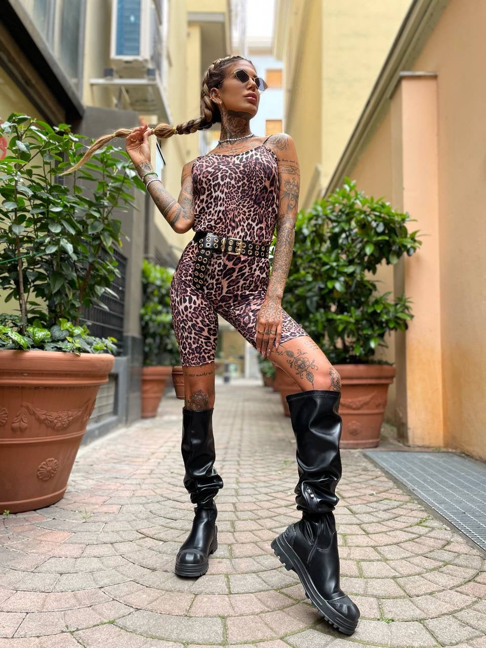 Tuta animalier schiena aperta