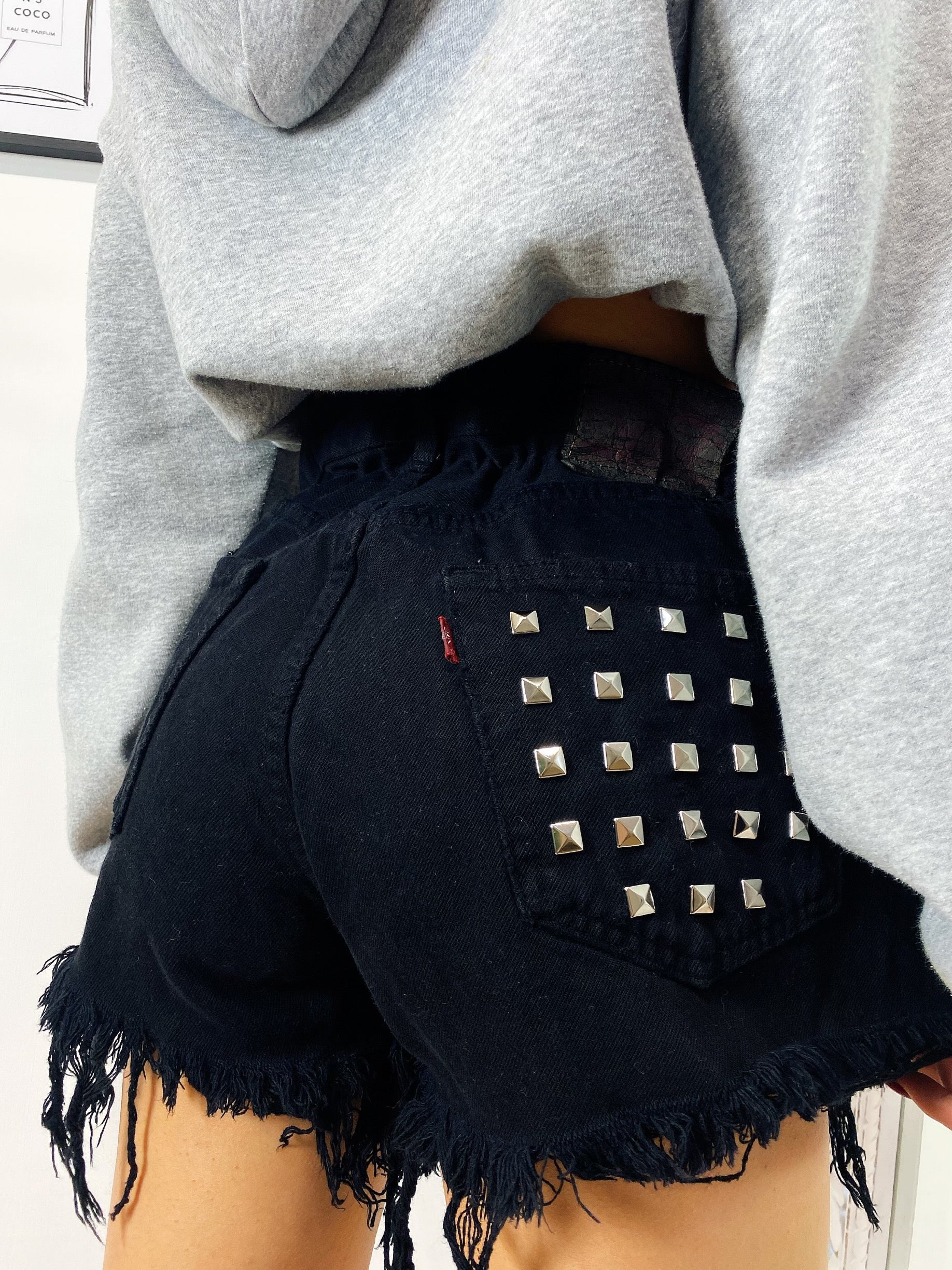 Short Levi’s Vintage nero con borchie
