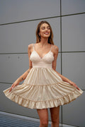 Abito corto beige con pizzo