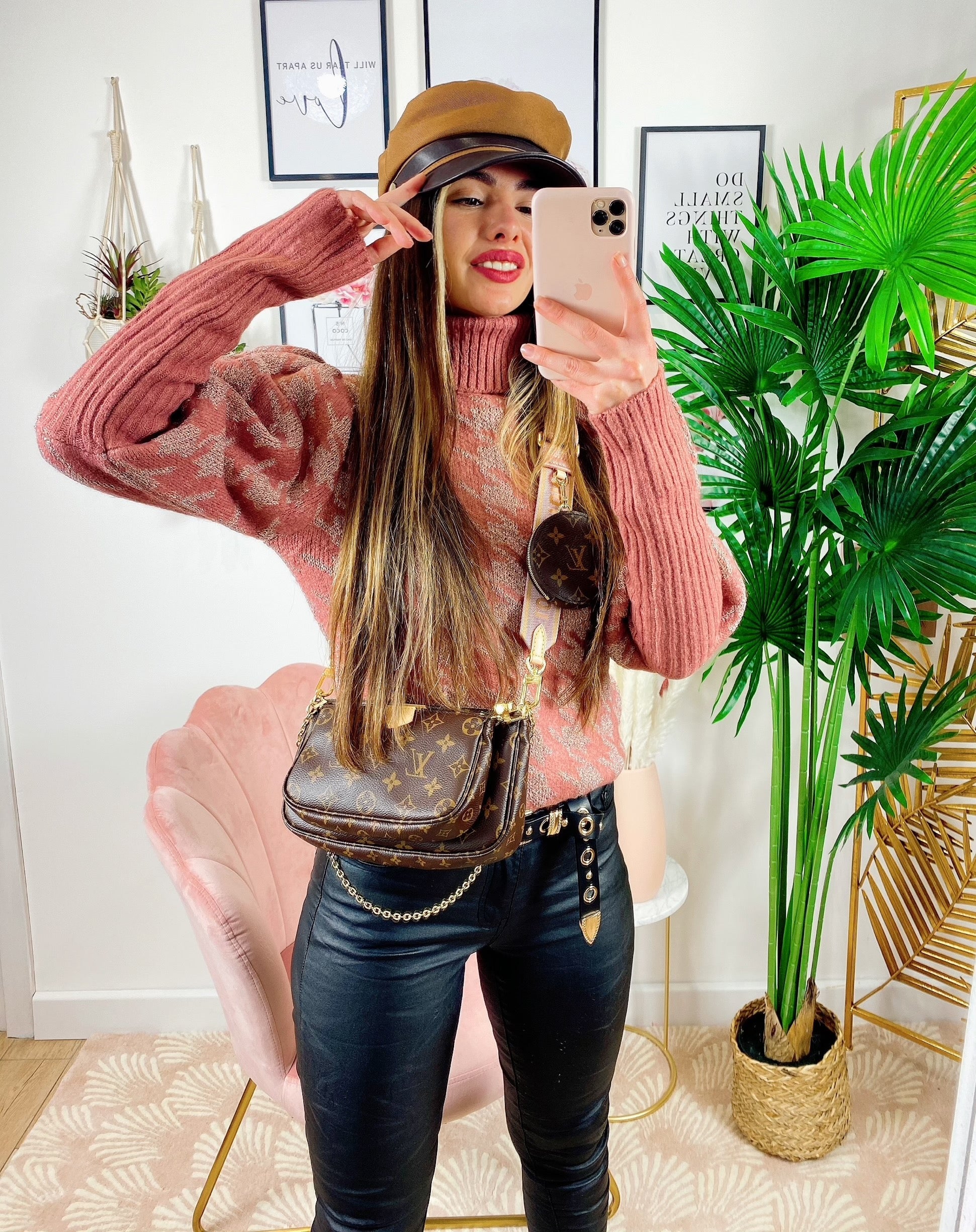 Maglione collo alto rosa e oro