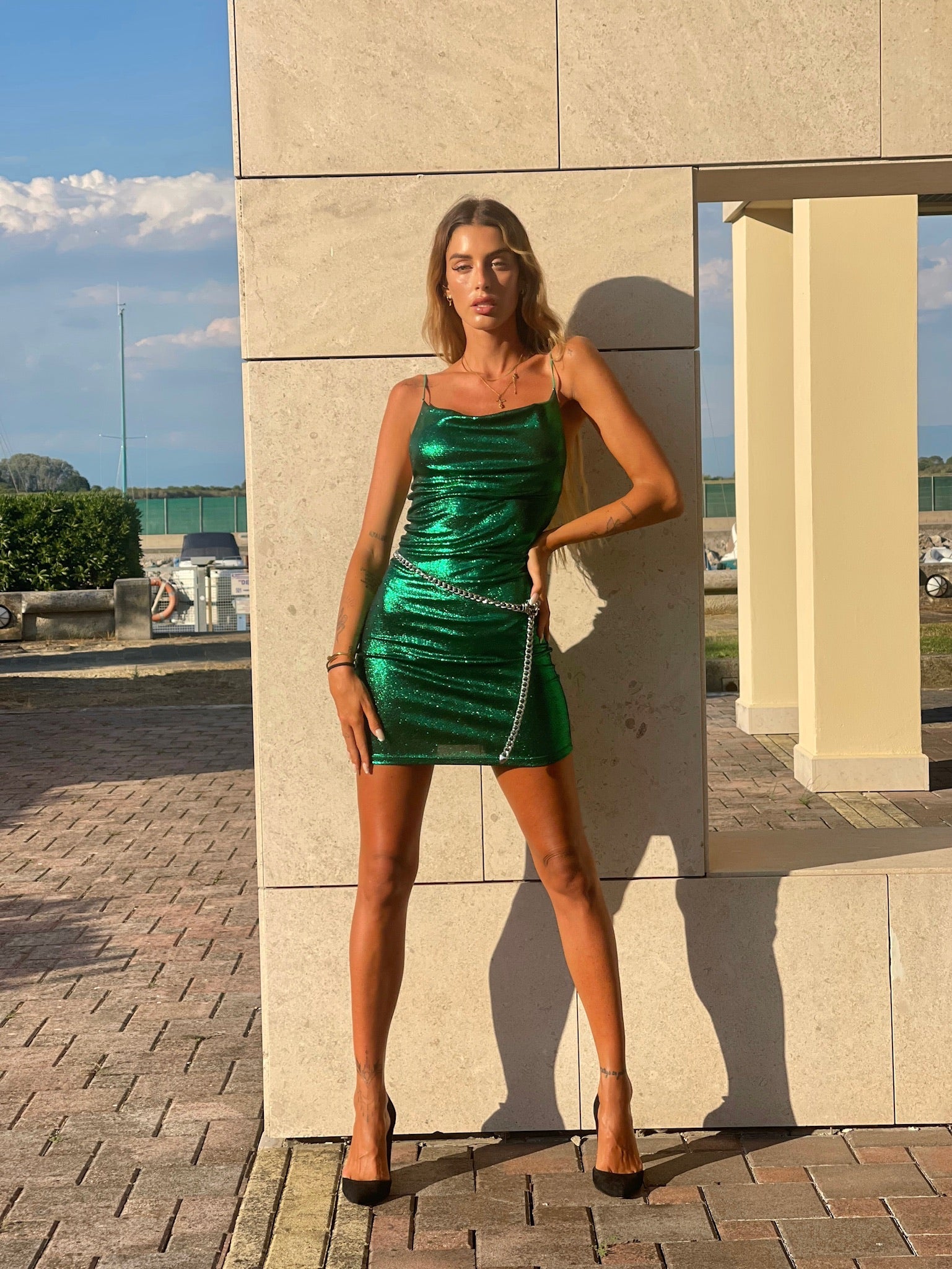 Abito verde con scollo