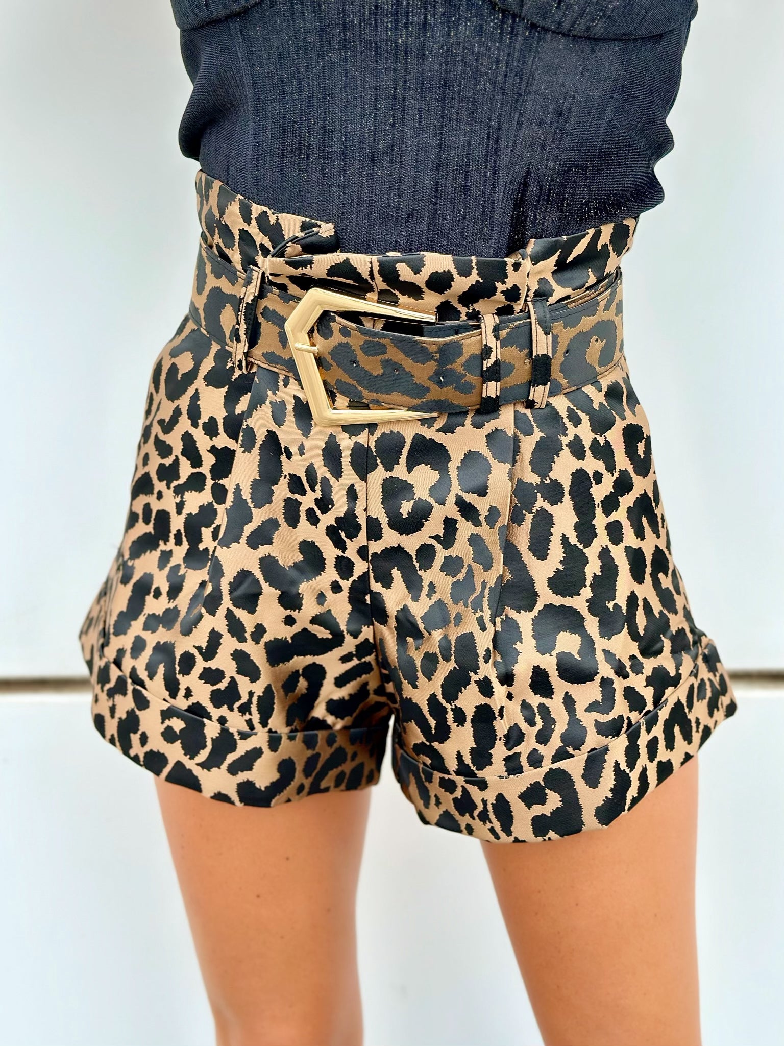 Short animalier con cintura