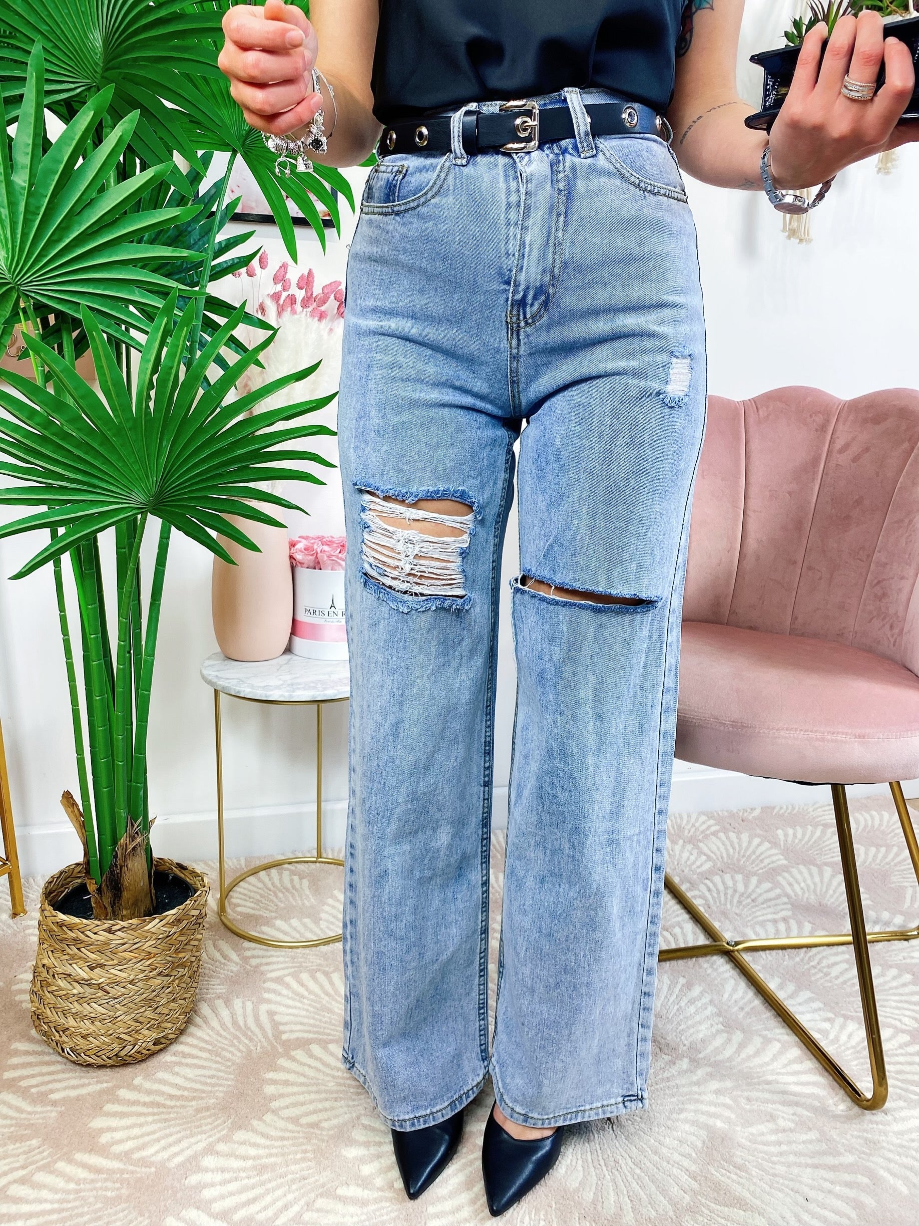 Jeans boyfriend zampa larga con maxi spacchi