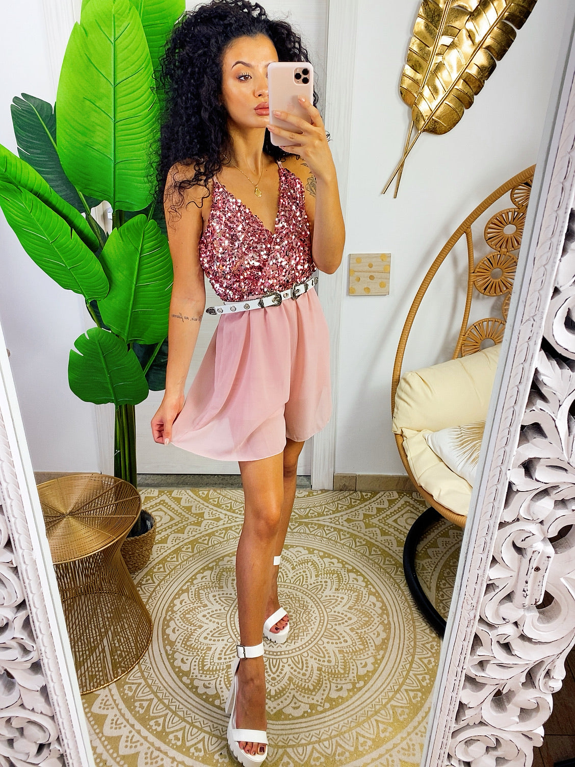 Tutina con paillettes rosa