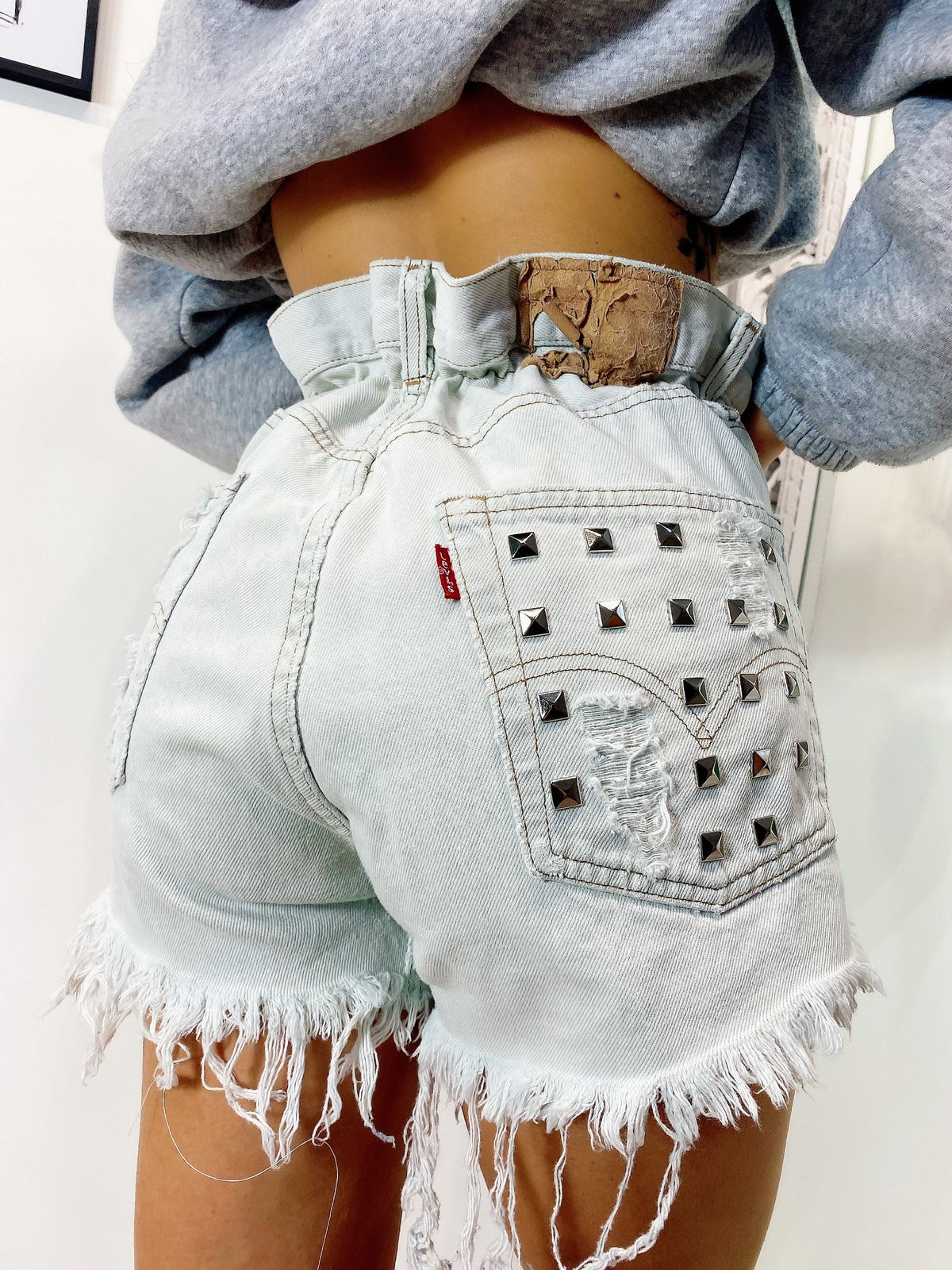 Short Levi’s Vintage Chiaro con Borchie