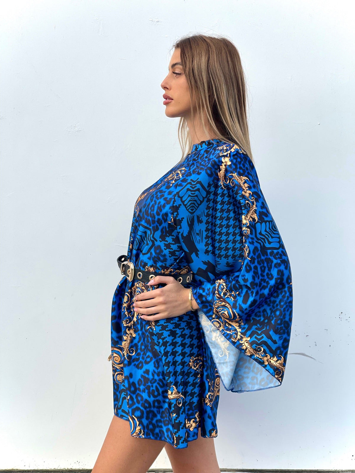 Abito etnico schiena aperta blu