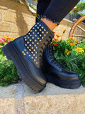 Biker nero con borchie argento