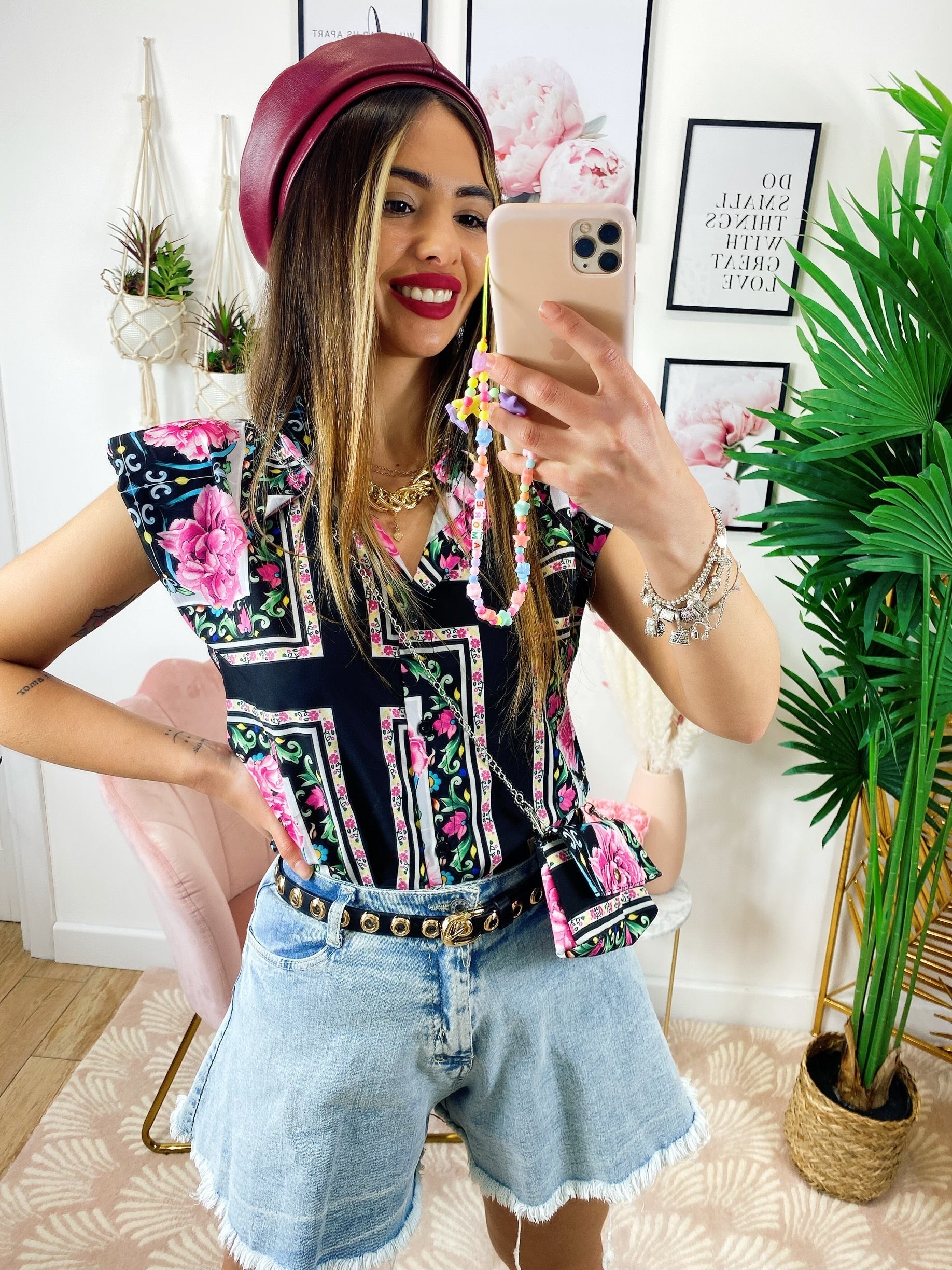 Camicia smanicata con borsetta base Nera