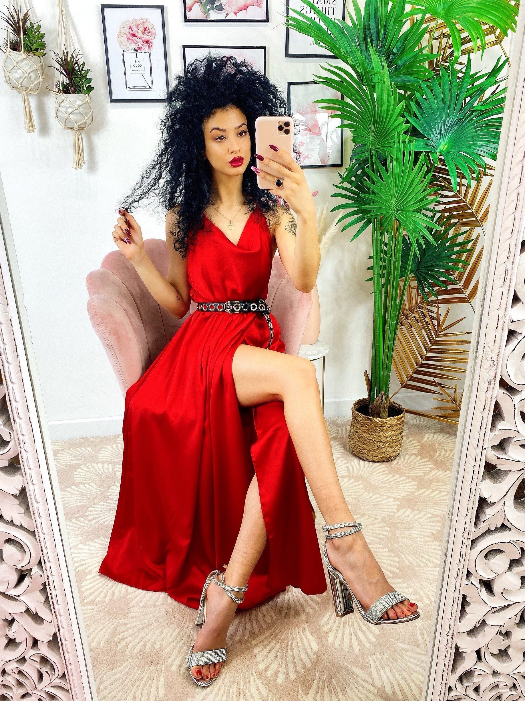Abito midi raso con maxi spacco rosso