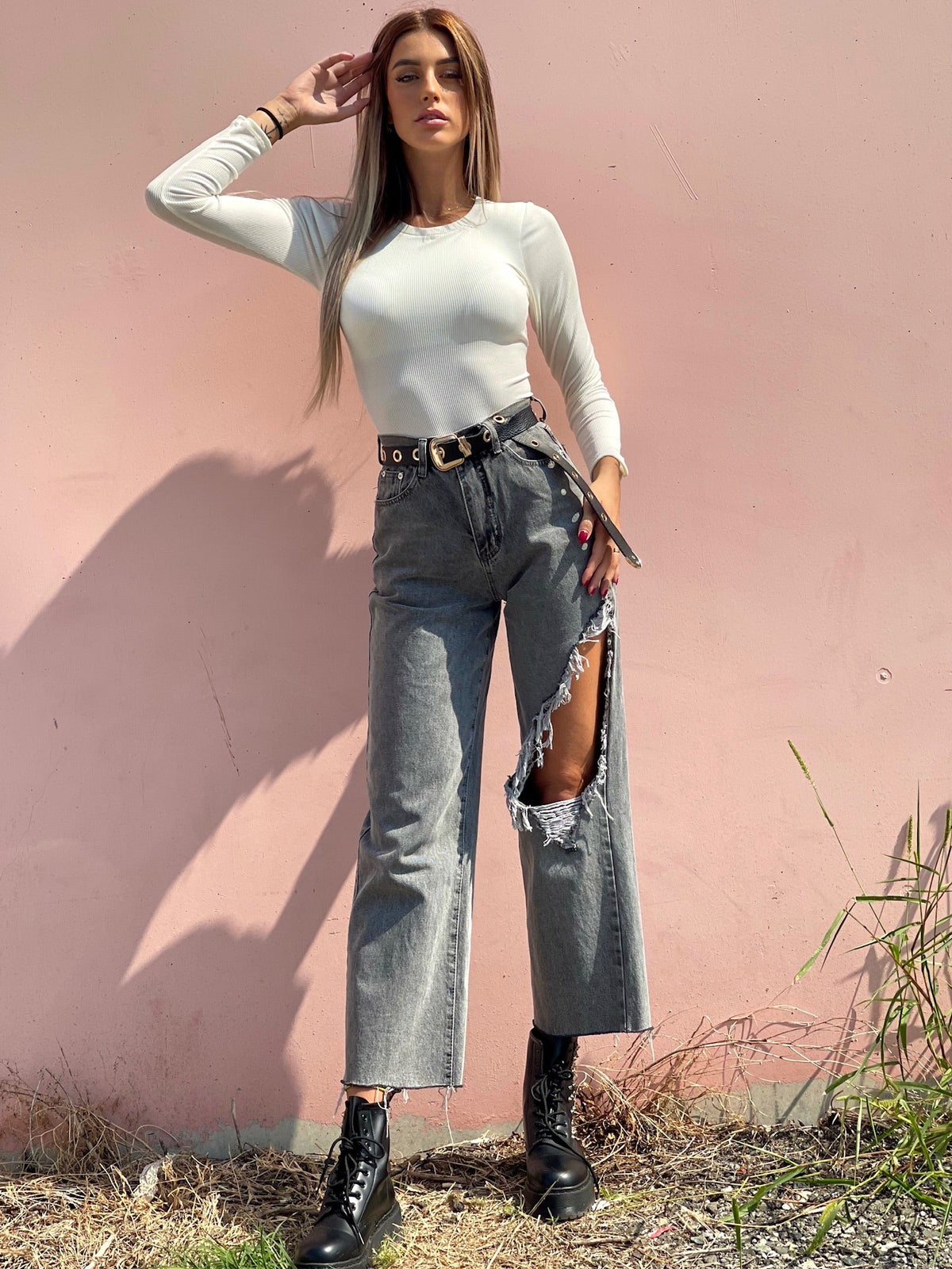 Jeans con maxi spacco grigio
