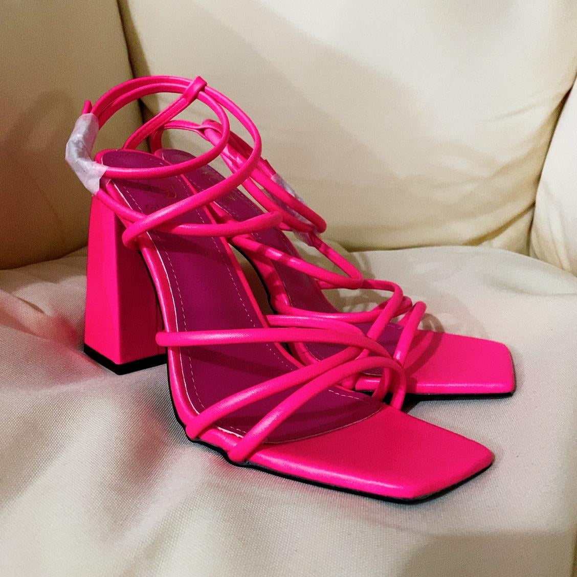 Sandalo fucsia punta quadrata