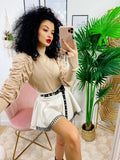 Short in ecopelle bianco con borchie