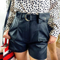 Short in ecopelle con marsupio