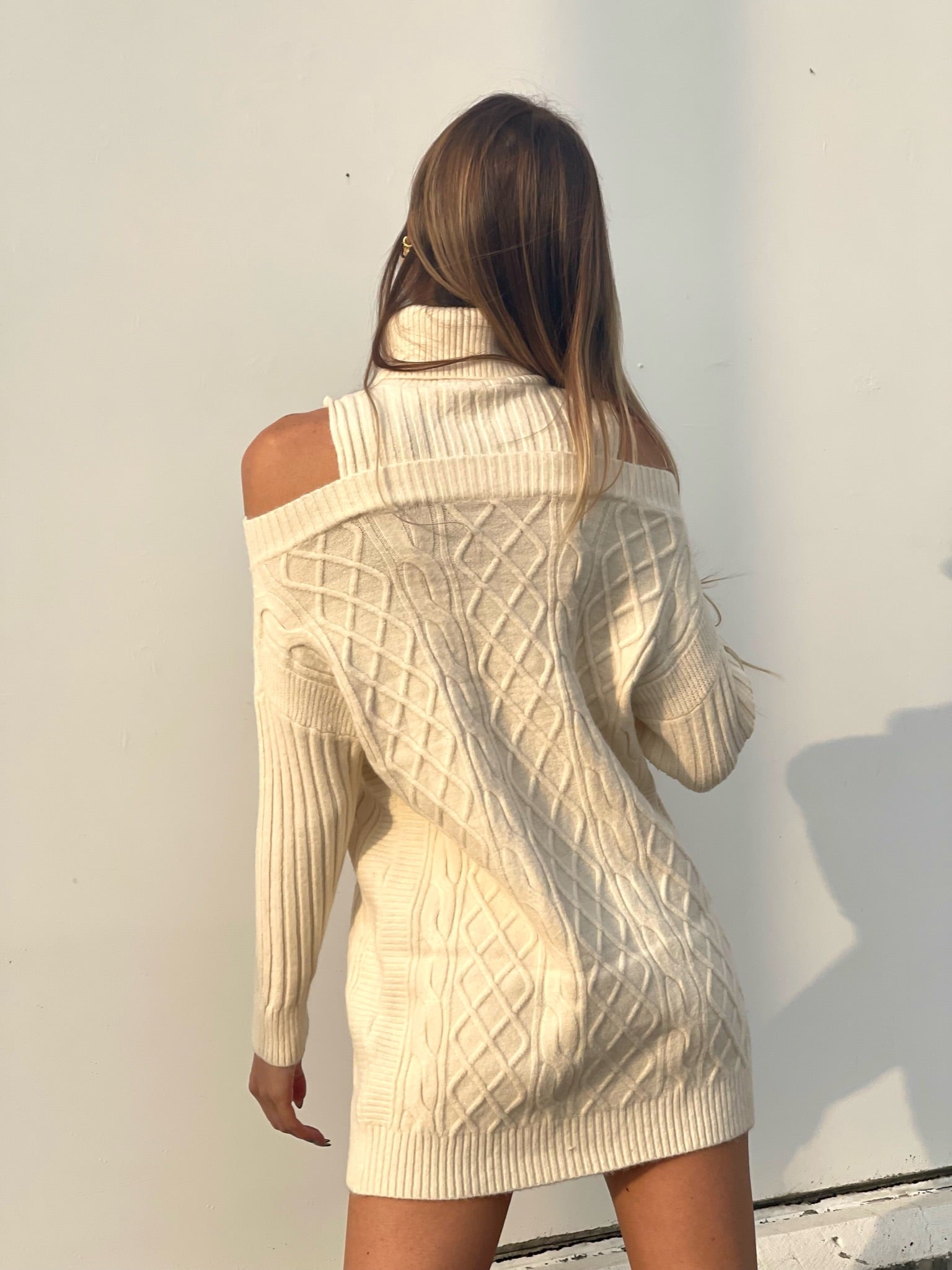 Maxi maglia a collo alto beige