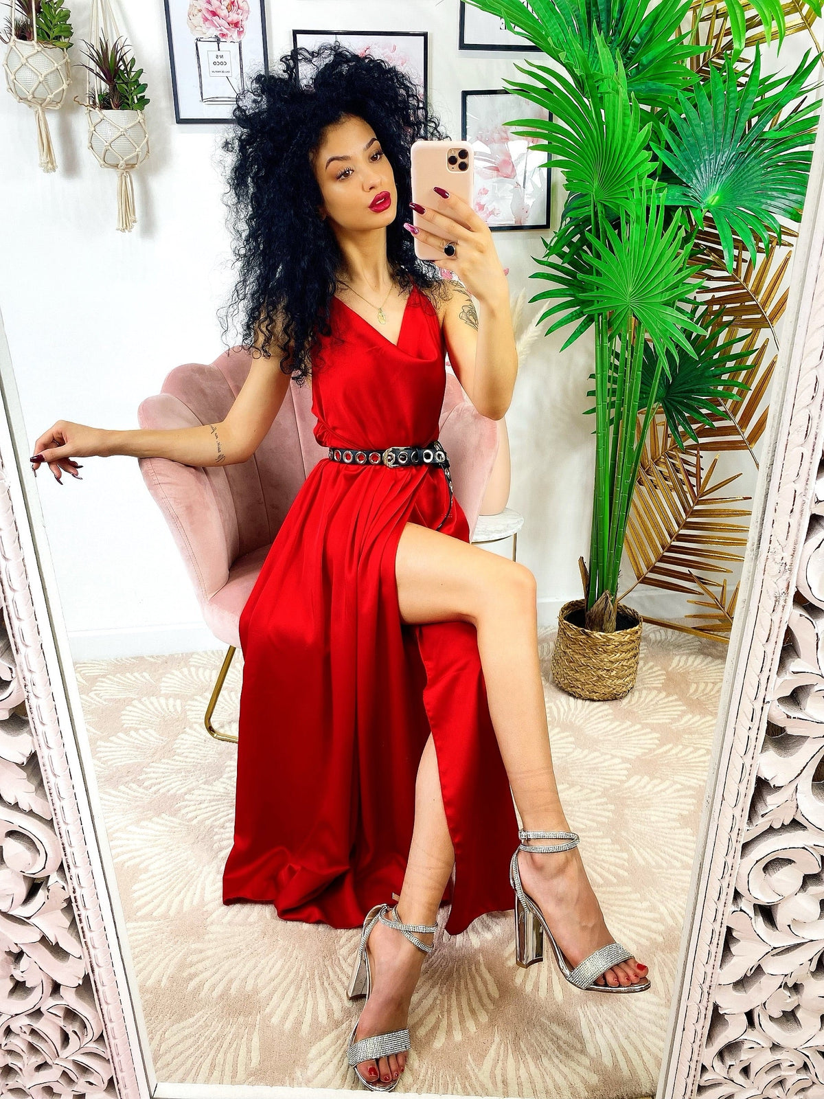 Abito midi raso con maxi spacco rosso