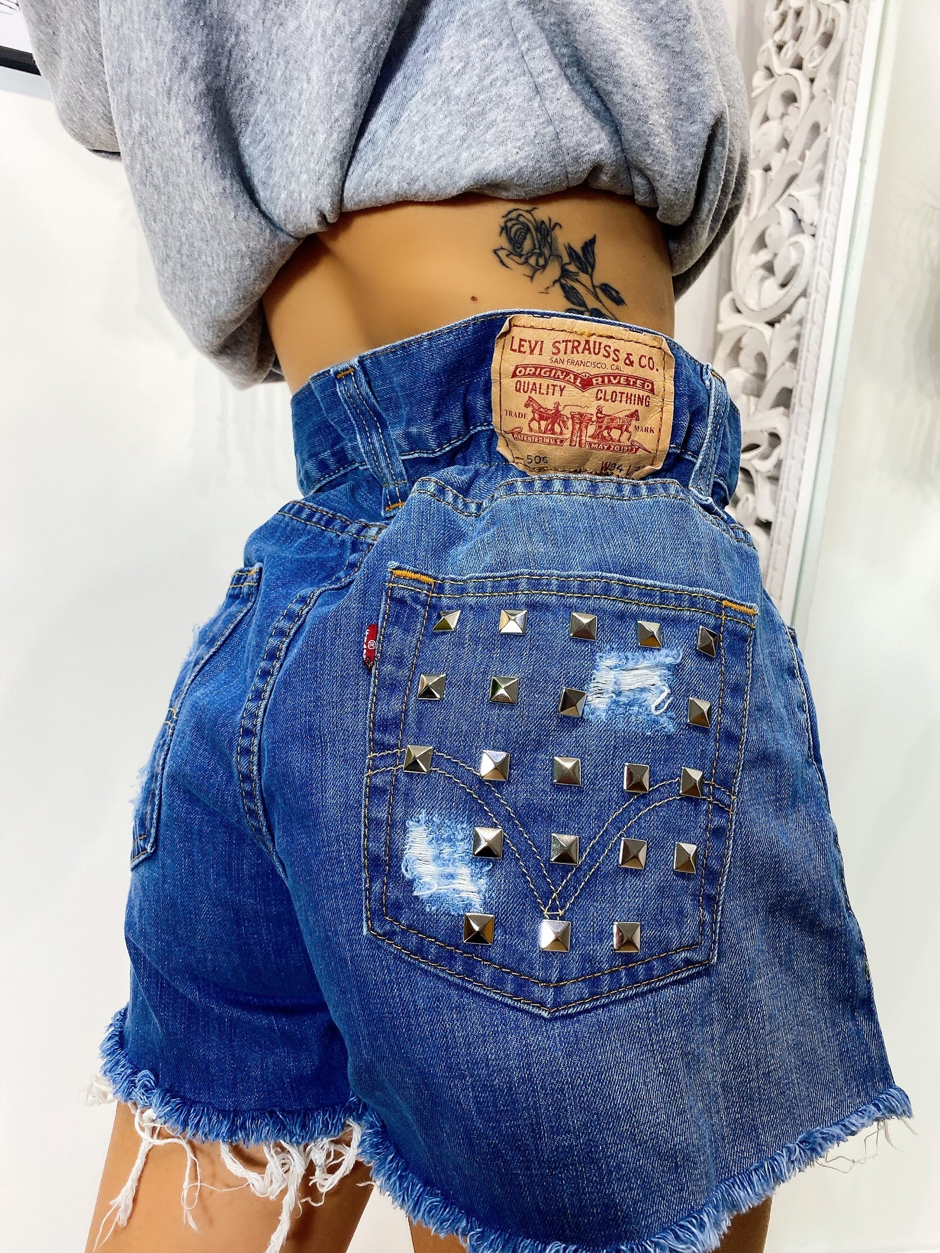 Short Levi’s Vintage con Borchie Medio scuro