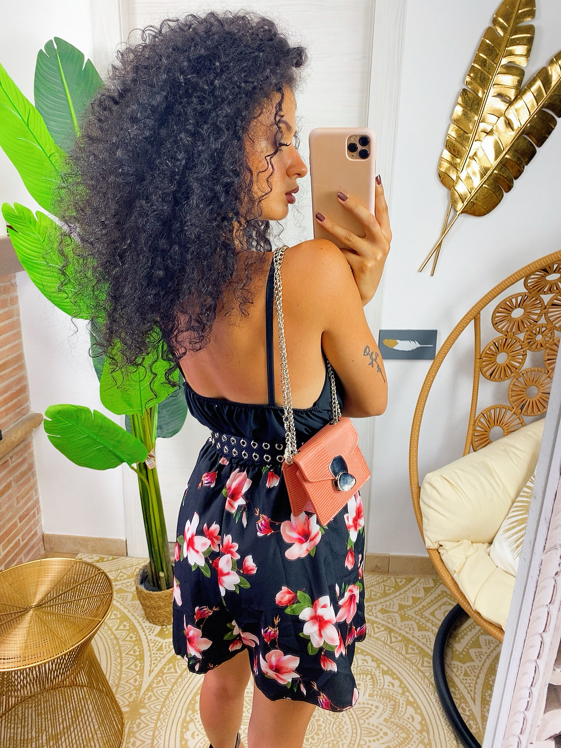 Tutina Nera con pantaloncino a fiori rosa