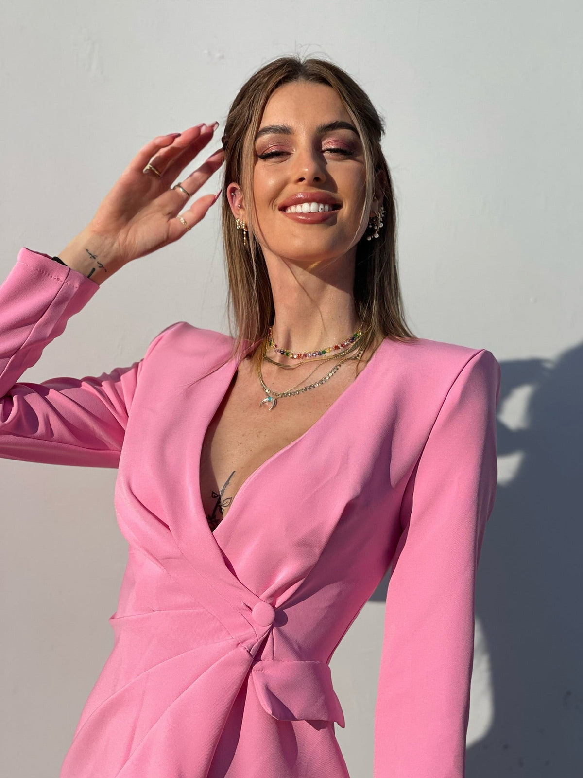 Abito a blazer con bottone rosa barbie