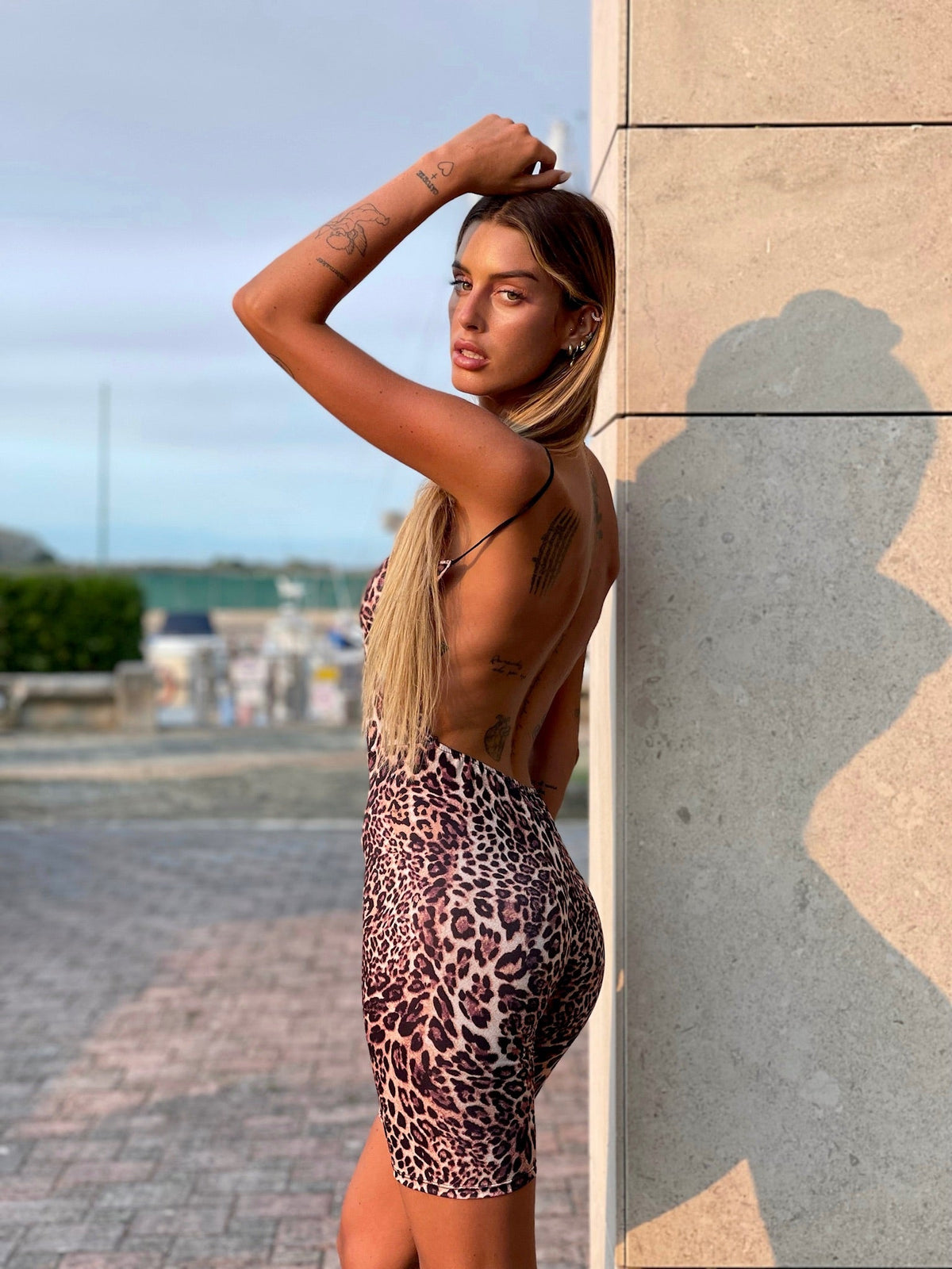 Tuta animalier schiena aperta