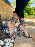 Sandali stringati effetto pitonato multicolore