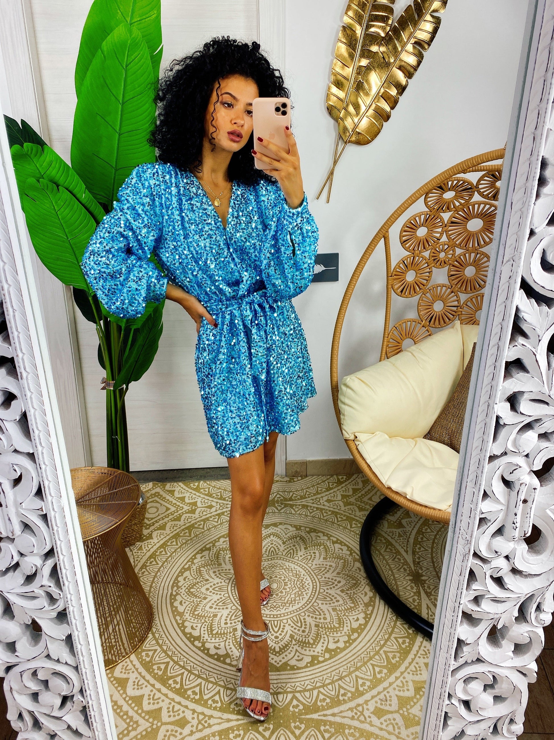 Abito con paillettes manica lunga azzurro