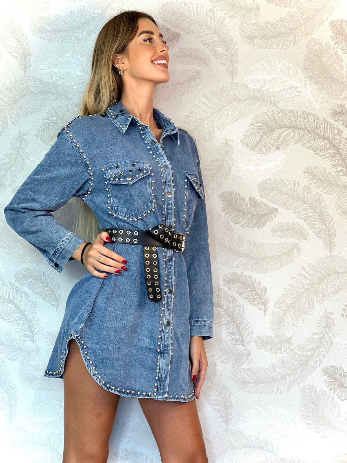 Abito in jeans con borchie