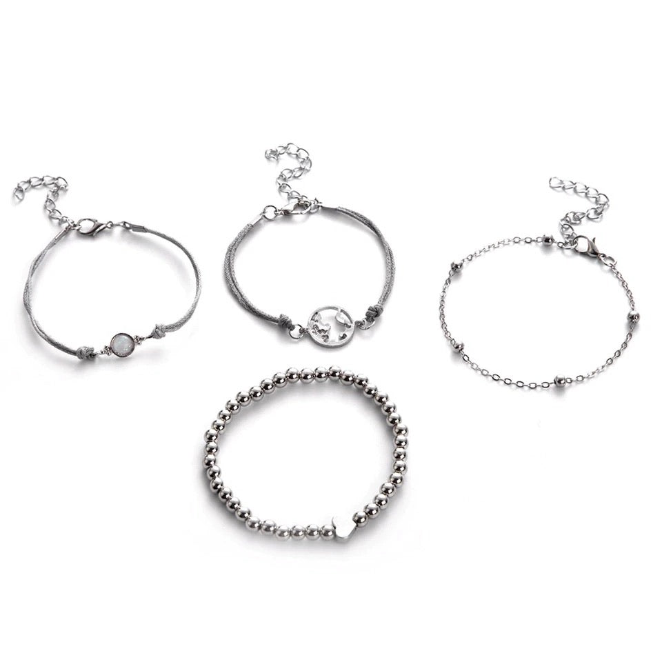 Bracciale con mondo e dettagli argento